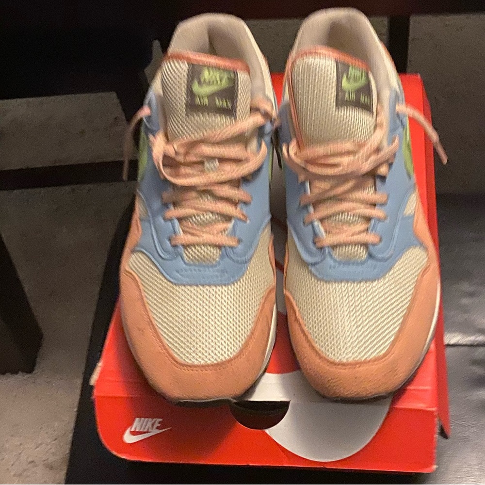 Air Max 1 men’s 11.5 no rips/ tears very good condition some smudges as shown